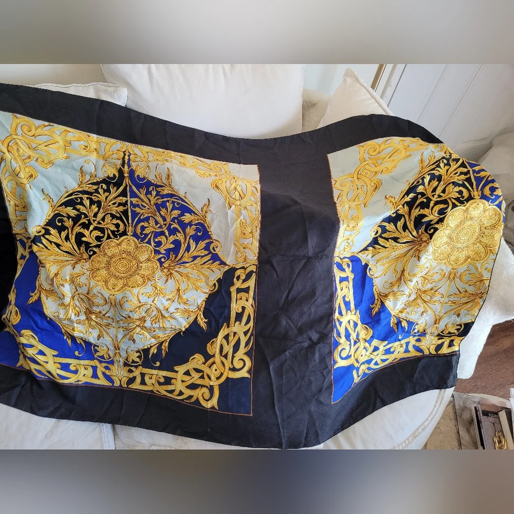 Versace Vintage Baroque Scarf Versus
